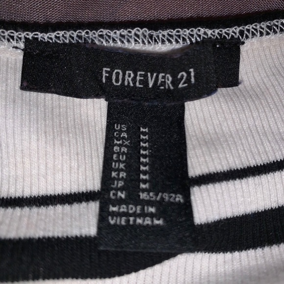 Crop top bundle - Picture 12 of 16